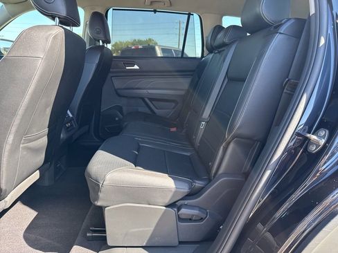 Used 2021 Volkswagen Atlas SE w/ Towing Package image 9