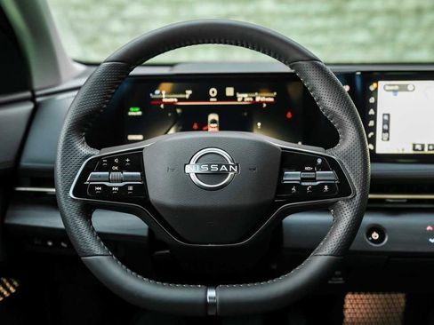 Used 2024 Nissan Ariya AWD image 25