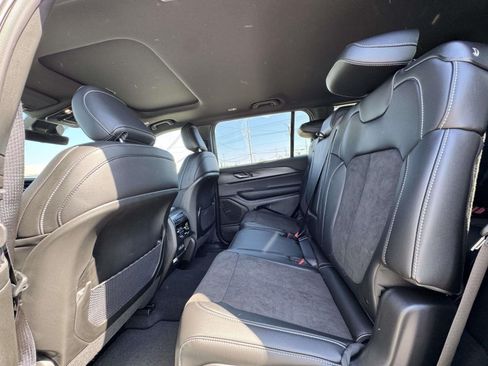 New 2025 Jeep Grand Cherokee L Altitude AWD/4WD image 18
