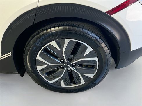 Certified 2024 Kia EV6 Light image 31