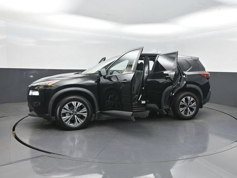 Used 2022 Nissan Rogue SV FWD image 35