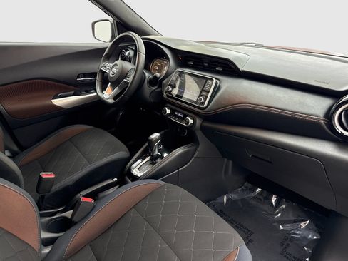 Used 2018 Nissan Kicks SR FWD image 40