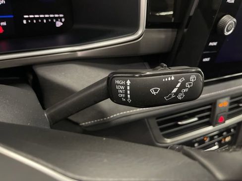 New 2025 Volkswagen Taos SE AWD/4WD image 18
