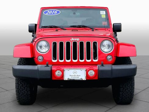 Used 2016 Jeep Wrangler Sahara w/ Connectivity Group AWD/4WD image 4