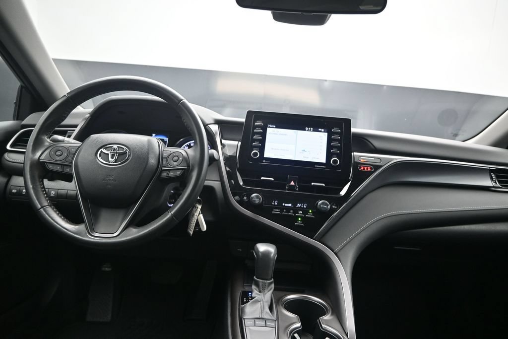 Used 2023 Toyota Camry SE FWD image 19