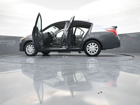 Used 2015 Nissan Versa S Plus image 48