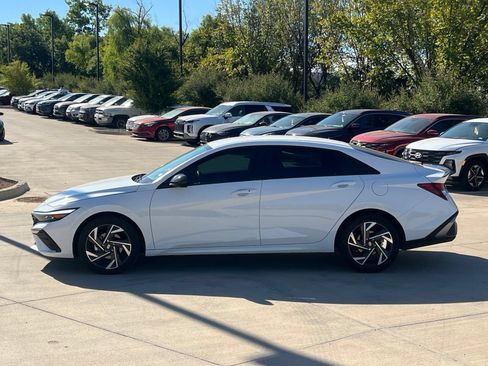 Certified 2025 Hyundai Elantra Sport FWD image 6