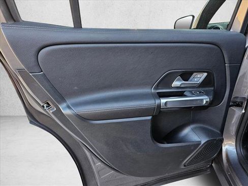 Used 2022 Mercedes-Benz GLB 250 w/ Premium Package Lite image 21