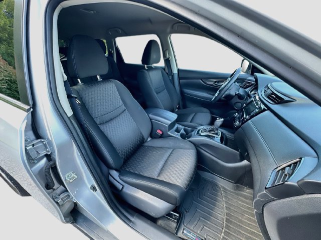 Used 2020 Nissan Rogue SV AWD/4WD image 26