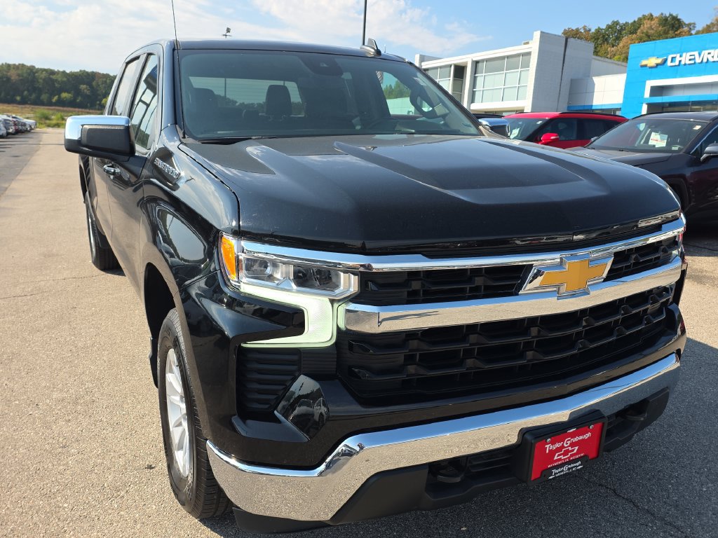Used 2023 Chevrolet Silverado 1500 LT w/ Protection Package AWD/4WD image 12