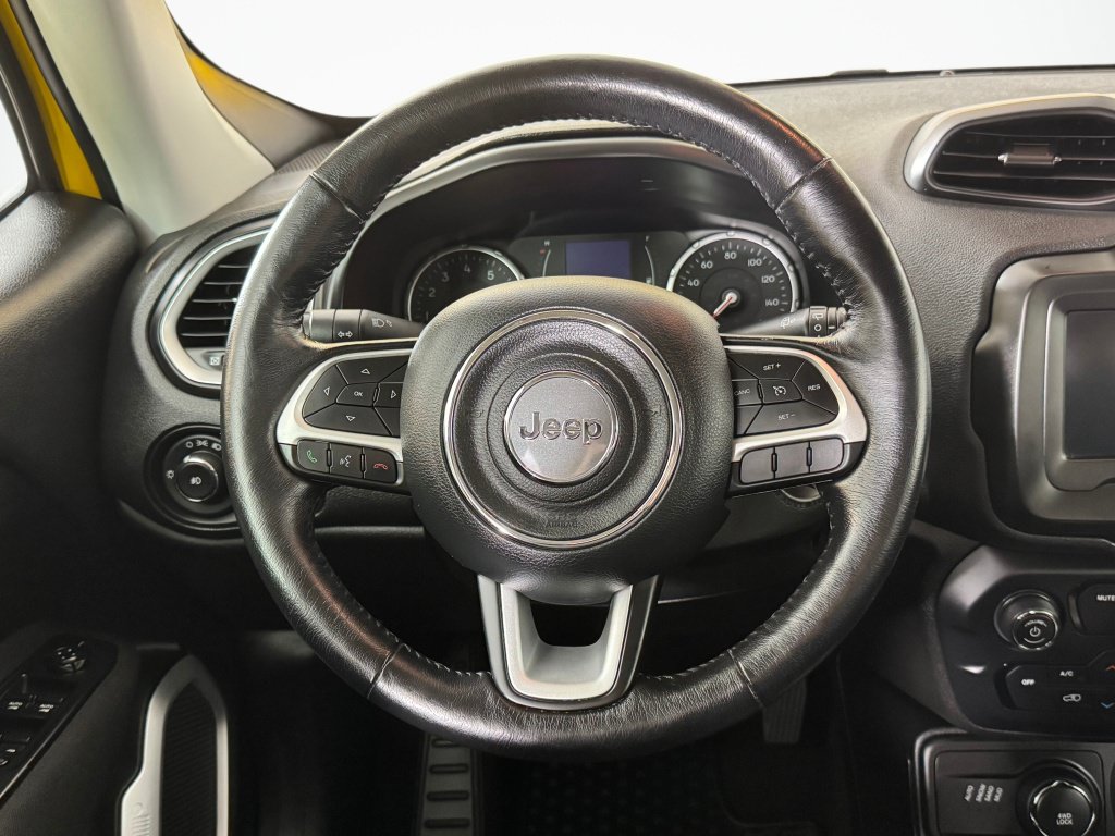 Used 2018 Jeep Renegade Latitude w/ Cold Weather Group AWD/4WD image 20
