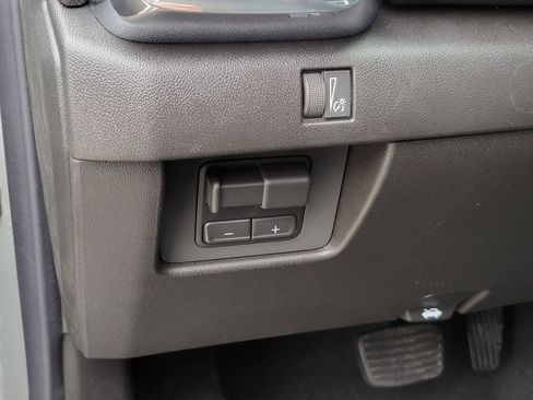 New 2026 GMC Canyon Elevation w/ Convenience Package image 8