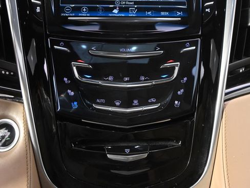 Used 2019 Cadillac Escalade Platinum AWD/4WD image 31