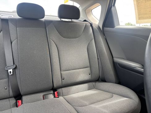 Used 2025 Kia K4 FWD image 36
