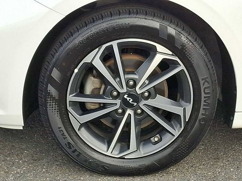 Used 2023 Kia Forte LXS FWD image 7