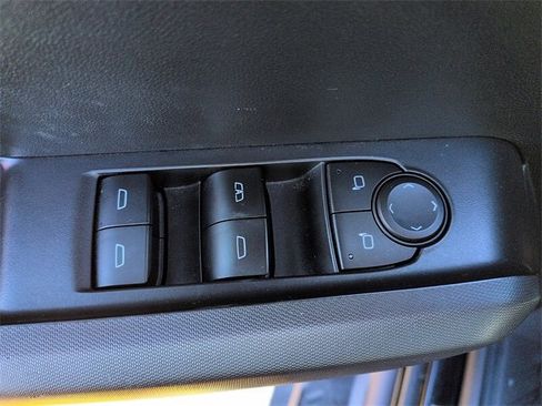 Used 2023 Chevrolet Colorado Trail Boss w/ Technology Package image 17