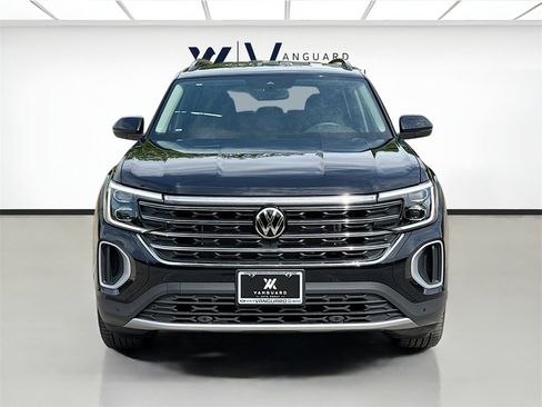 New 2025 Volkswagen Atlas SE image 2
