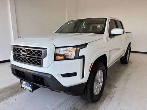 Used 2023 Nissan Frontier SV w/ Tow Package AWD/4WD image 14