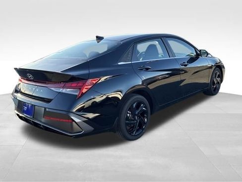 New 2026 Hyundai Elantra SEL Sport Premium FWD image 6