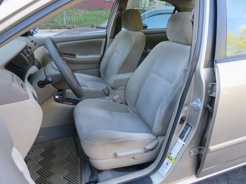 Used 2006 Toyota Corolla CE FWD image 10