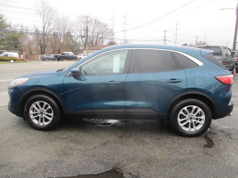 Used 2020 Ford Escape SE image 3
