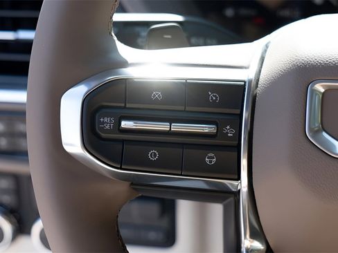 New 2026 GMC Yukon XL Denali w/ Denali Reserve Package image 12