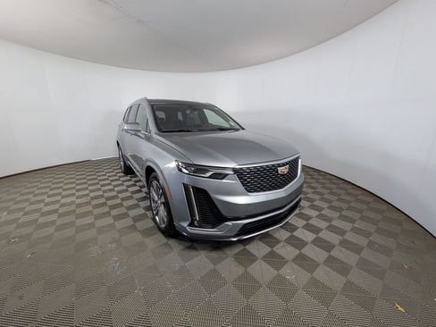 Used 2023 Cadillac XT6 Premium Luxury FWD image 32