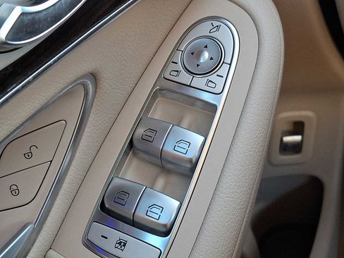 Used 2022 Mercedes-Benz GLC 300 GLC 300 image 22