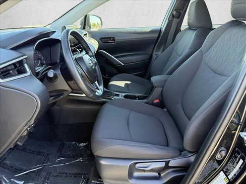 Used 2025 Toyota Corolla Cross LE image 10