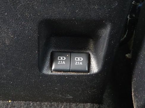 Used 2021 Toyota 4Runner SR5 AWD/4WD image 21