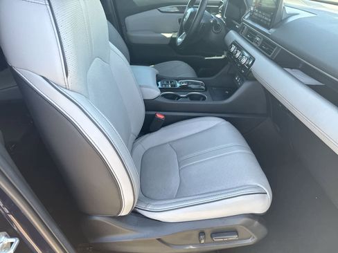 Used 2025 Honda Pilot Elite image 12