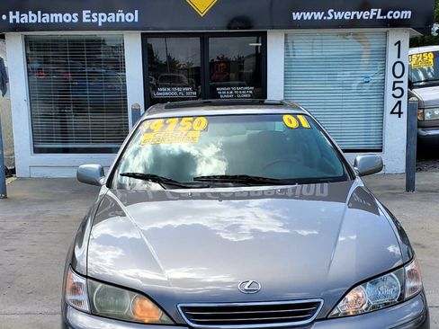 Used 2001 Lexus ES 330 FWD image 3