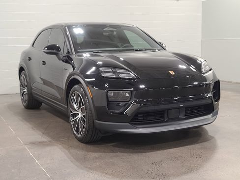 New 2026 Porsche Macan Electric RWD image 9