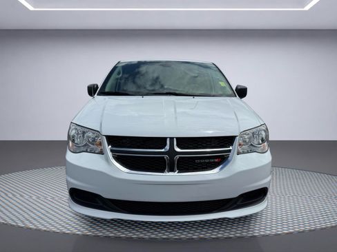 Used 2019 Dodge Grand Caravan SE w/ UConnect Hands-Free Group FWD image 11