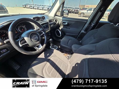 Used 2020 Jeep Renegade Latitude w/ Cold Weather Group AWD/4WD image 10