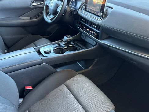 Used 2025 Nissan Rogue SV AWD/4WD image 33