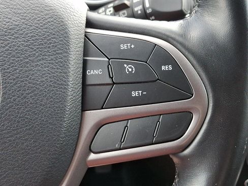 Used 2021 Jeep Cherokee Latitude Plus AWD/4WD image 22
