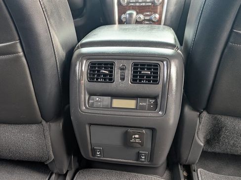 Used 2014 Nissan Pathfinder SL w/ SL Premium Package AWD/4WD image 22