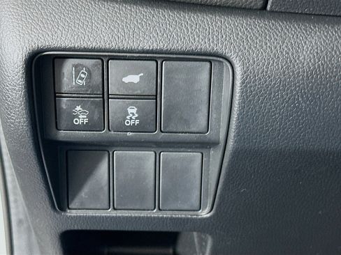 Used 2017 Honda CR-V Touring image 17