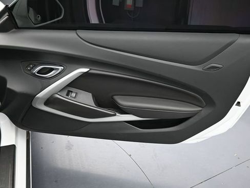 Used 2022 Chevrolet Camaro LT image 31