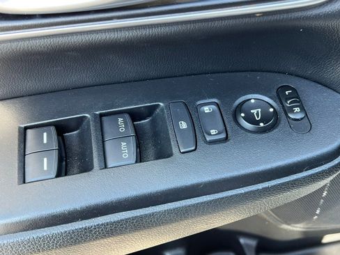 Used 2021 Honda CR-V Touring image 16
