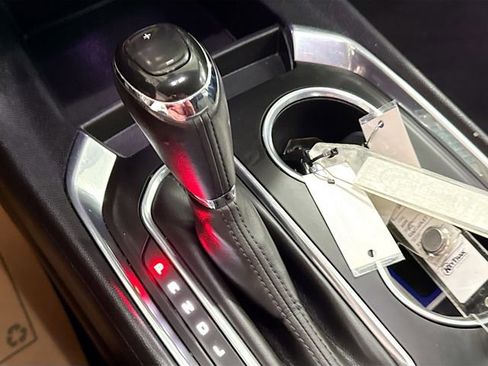 Used 2019 Chevrolet Traverse LT image 17