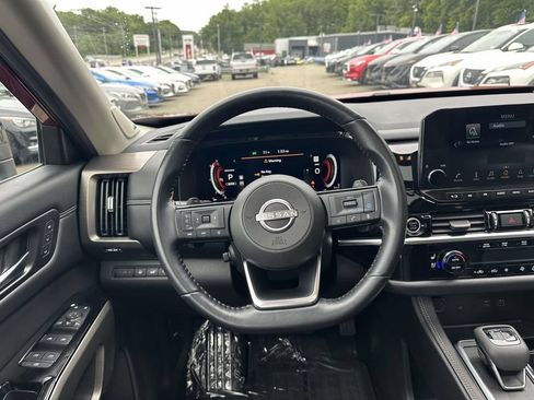 Used 2023 Nissan Pathfinder Platinum w/ Cargo Package AWD/4WD image 12