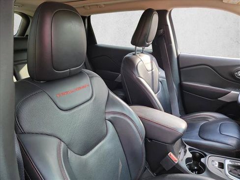 Used 2017 Jeep Cherokee Trailhawk AWD/4WD image 15
