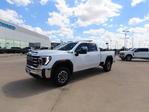 Used 2025 GMC Sierra 2500 SLT w/ SLT Convenience Package image 2