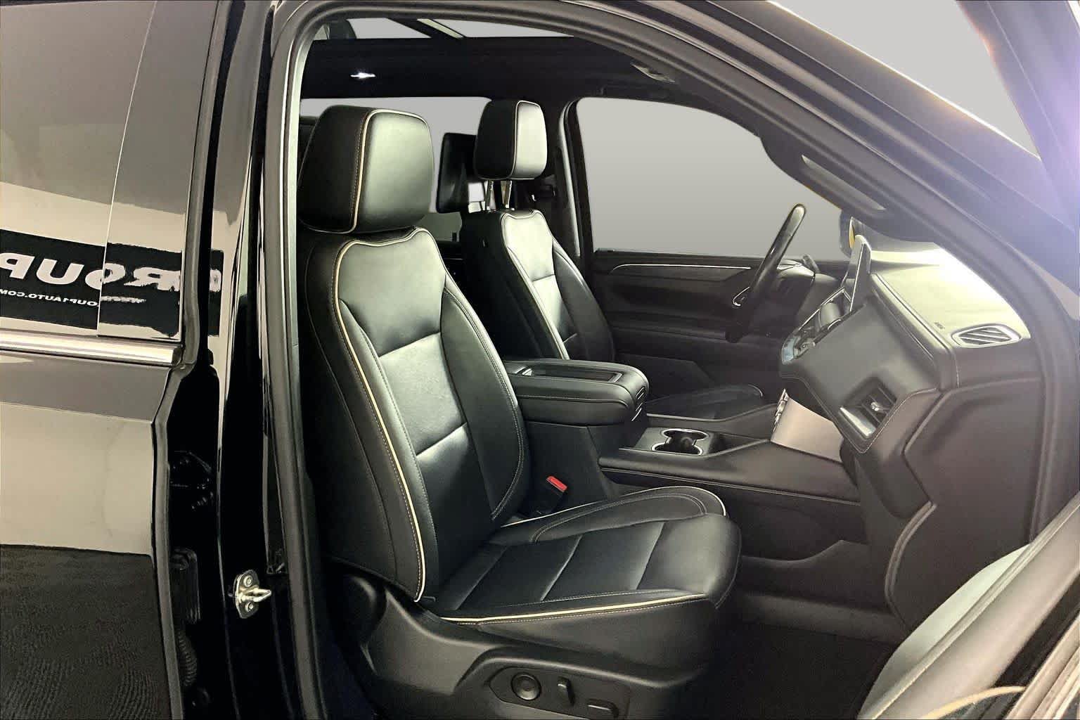 Used 2021 GMC Yukon XL SLT w/ SLT Premium Package RWD image 9