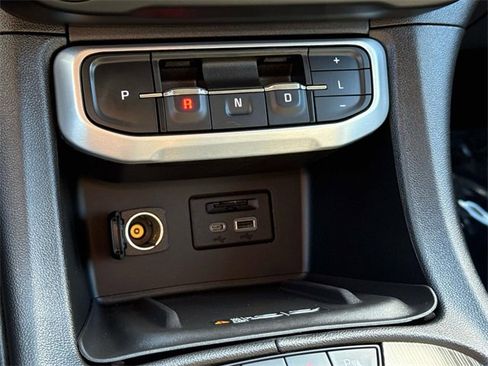 Used 2022 GMC Acadia SLT w/ Technology Package image 22