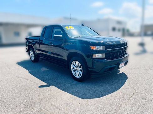 Used 2020 Chevrolet Silverado 1500 Custom w/ Custom Value Package AWD/4WD image 11