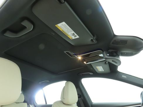 Certified 2025 Mercedes-Benz C 300 Sedan image 18