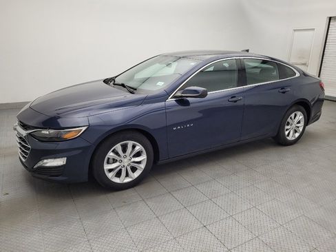 Used 2022 Chevrolet Malibu LT FWD image 2